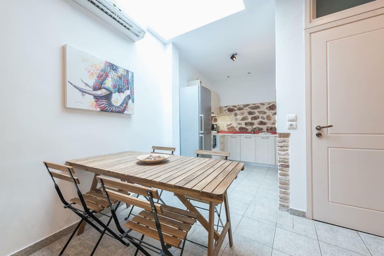 Stone House Under Acropolis Apartment เอเธนส์ ภายนอก รูปภาพ